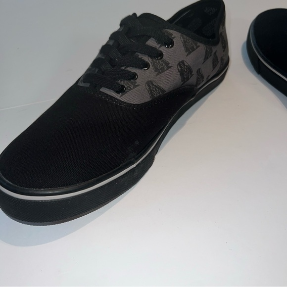 Lucasfilms, ltd Star Wars Darth Vader Canvas Shoes Men's Size 12 Never Worn - Picture 7 of 13